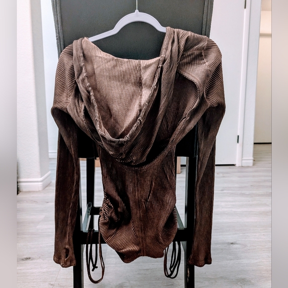 SOLD NWOT Darker Wavs Crossfade Hooded Long Sleeve Romper - Picture 2 of 10